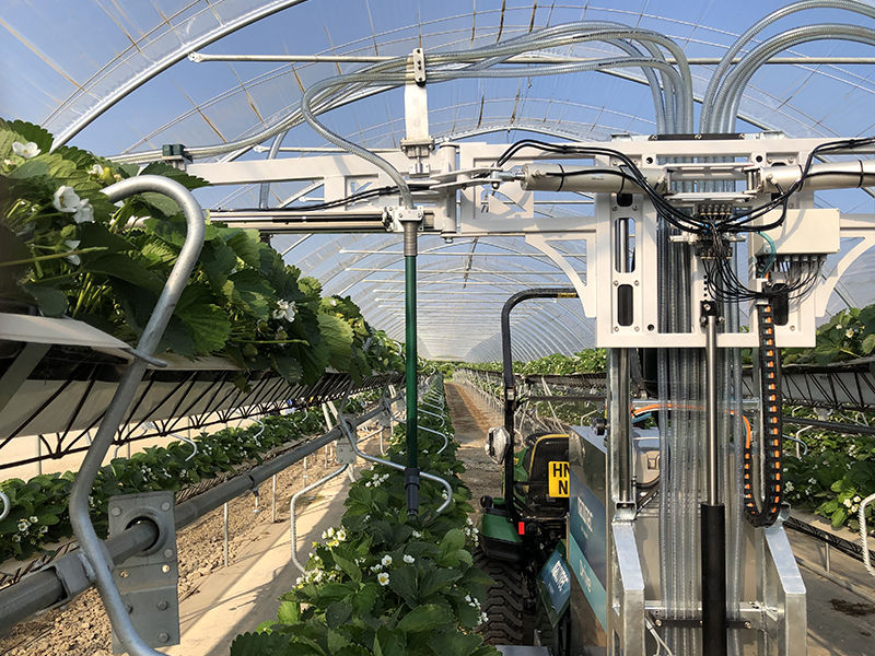 Innovative applicator helps growers